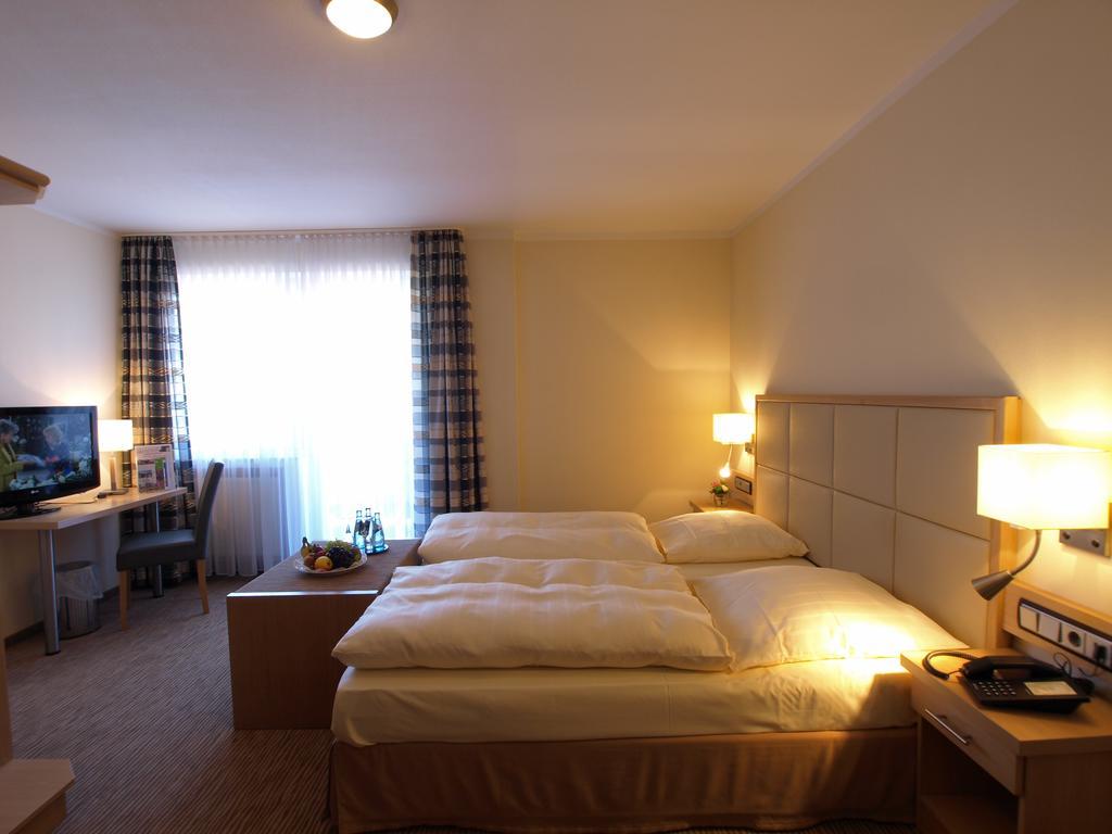 Hotel Landhaus Silbertanne Ротенбурґ-ан-дер-Фульда Екстер'єр фото