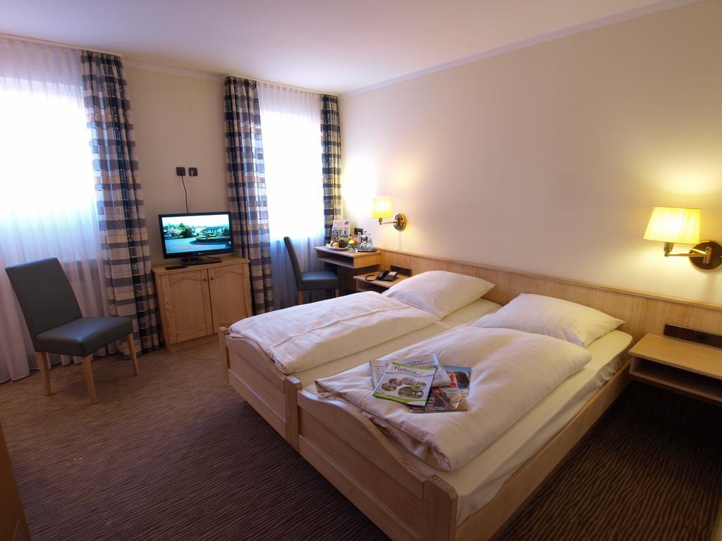 Hotel Landhaus Silbertanne Ротенбурґ-ан-дер-Фульда Екстер'єр фото