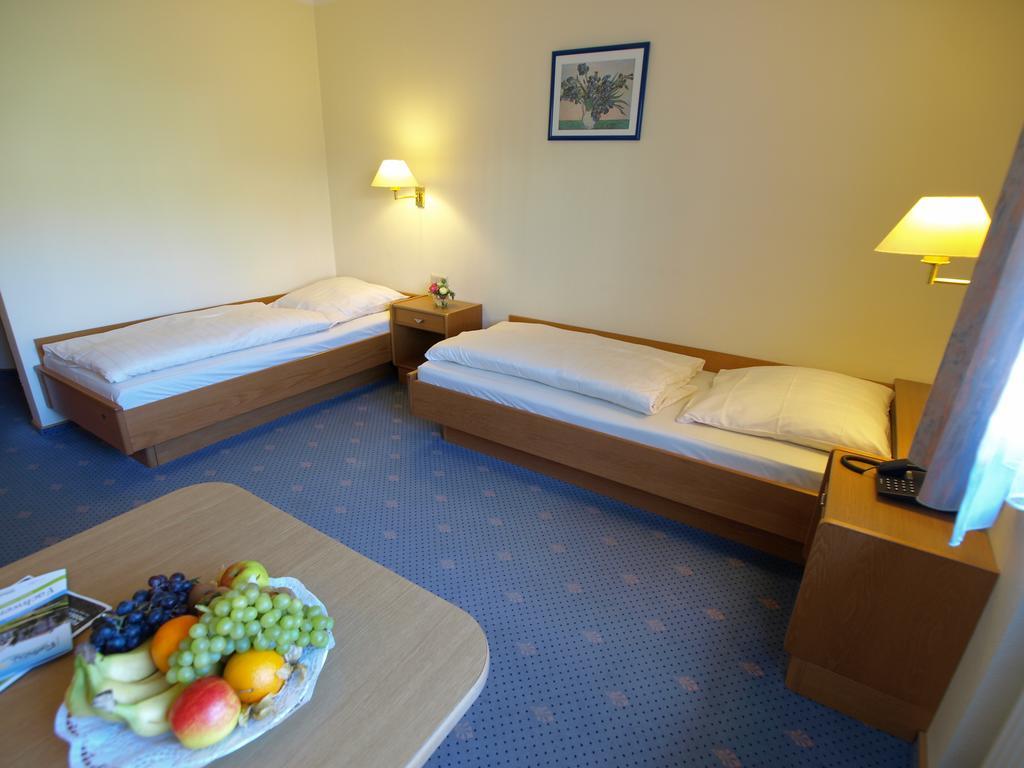 Hotel Landhaus Silbertanne Ротенбурґ-ан-дер-Фульда Екстер'єр фото