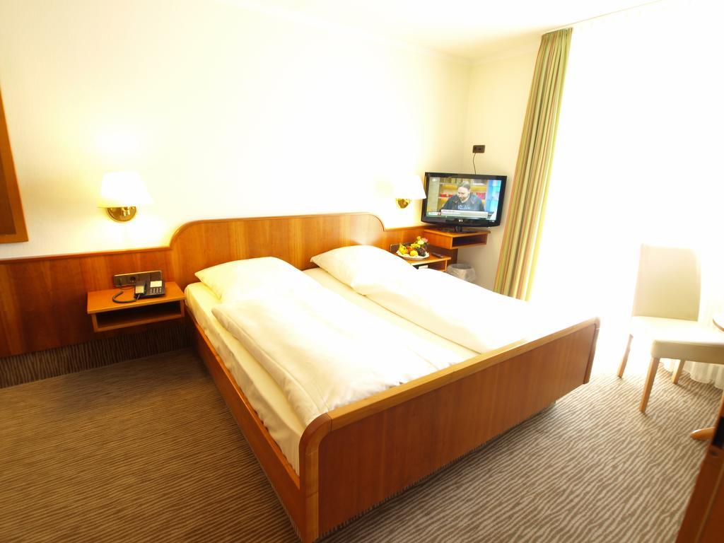 Hotel Landhaus Silbertanne Ротенбурґ-ан-дер-Фульда Екстер'єр фото